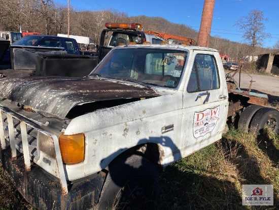 Ford Super Duty Custom cab and chassis