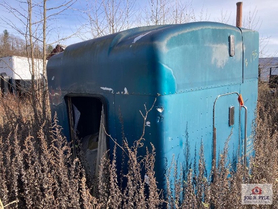 Green sleeper cab