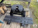 [189] Curt 20,000 lbs. Sliding 5th Wheel Hitch w/Bed mounting rails and mounting pins.