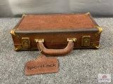 [216] Luggage-type pistol hard case