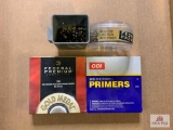 [424] Small lot of primers: 209, lg mag pistol match, etc