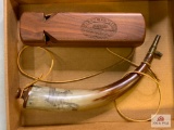 [600] Scrimshawed powder horn + Deluth trading train horn