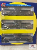Set of 3 Athearn RR cars