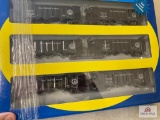 Set of 6 Athearn RR cars