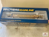 1 Set of 3 Walthers Main Line RR cars