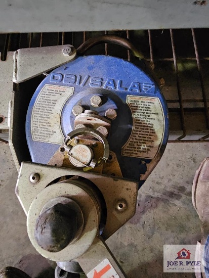 DBI/Sala self-retracting lifeline