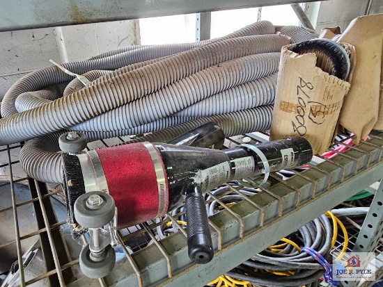 Blast vac with assertories and hose