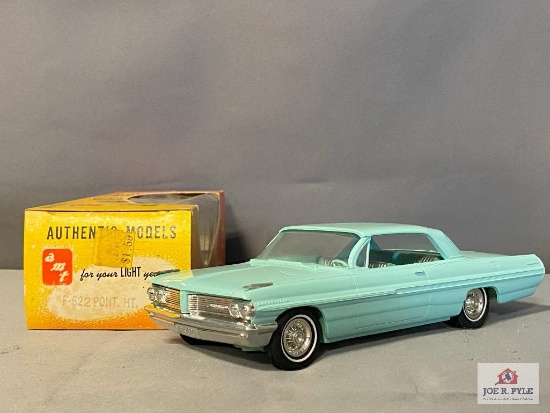 1962 Pontiac Bonneville 2-Door Hardtop