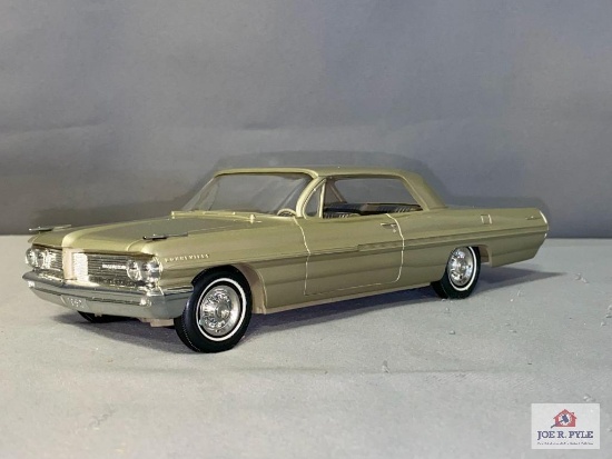 1962 Pontiac Bonneville 2-Door Hardtop