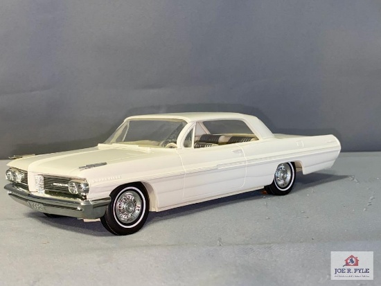 1962 Pontiac Bonneville 2-Door Hardtop