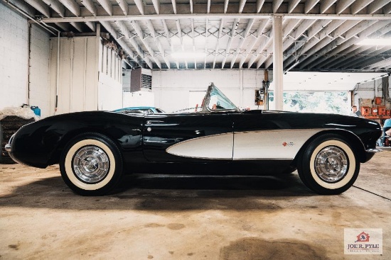 1957 CHEVROLET CORVETTE