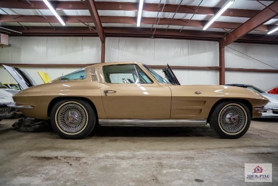 1964 CHEVROLET CORVETTE