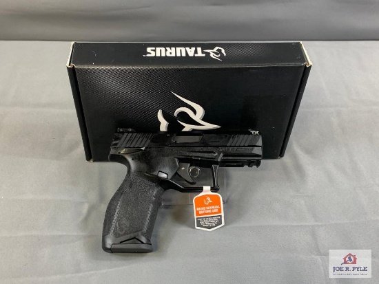 [81] Taurus TX22 .22 LR SN: 1PT589901