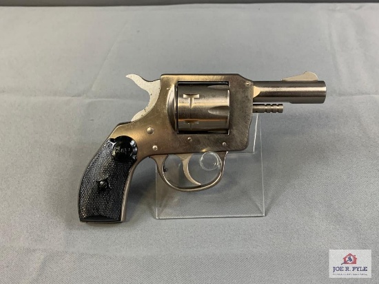 [104] H&R 733 .32 S&W Long SN: AT035278