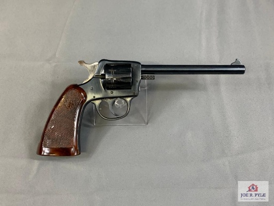 [105] H&R 922 .22 SN: L35155