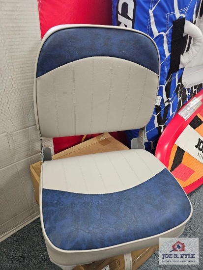 Blue & Cream Seat