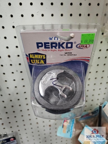(2) Lid Locks