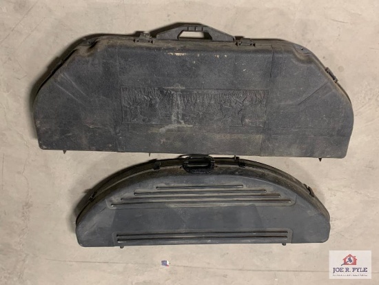 [445] Two Hard Side Bow Cases