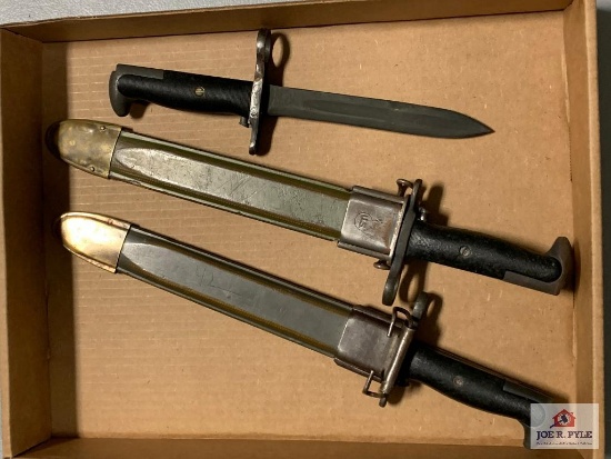 [470] Three US Bayonets