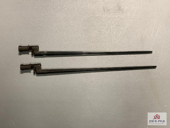 [471] Two Socket Type Quad Foil Bayonets