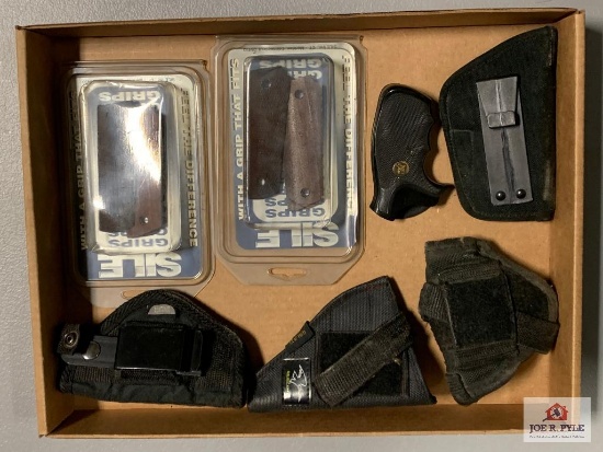 [528] Three Nylon Holster and three sets of grips