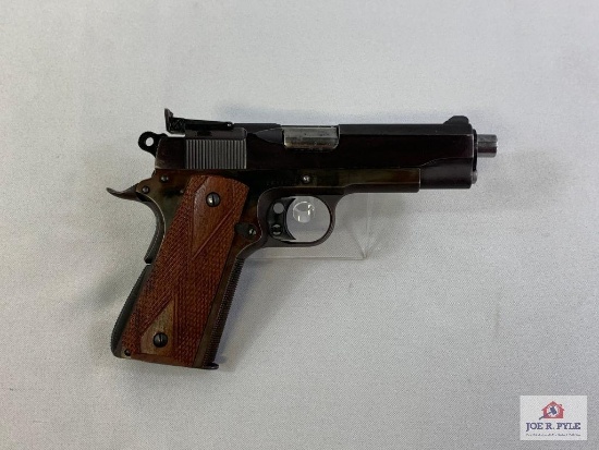 [23] Colt Combat Commander .38 Super, SN: 26333