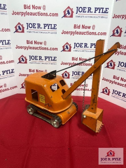 Vintage Tonka crane