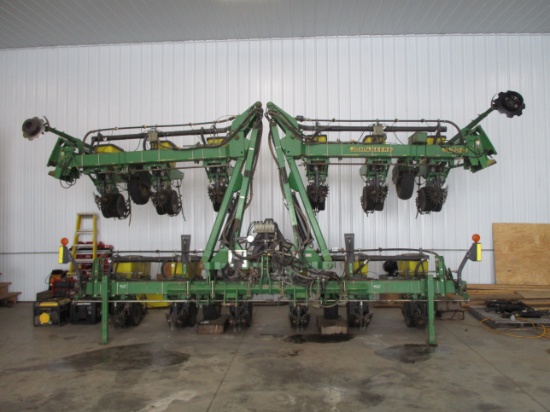 2001 JD 1720 12 Row 36" Stack Fold Planter