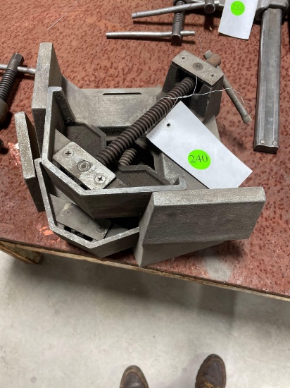 9 in. bessey corner clamp