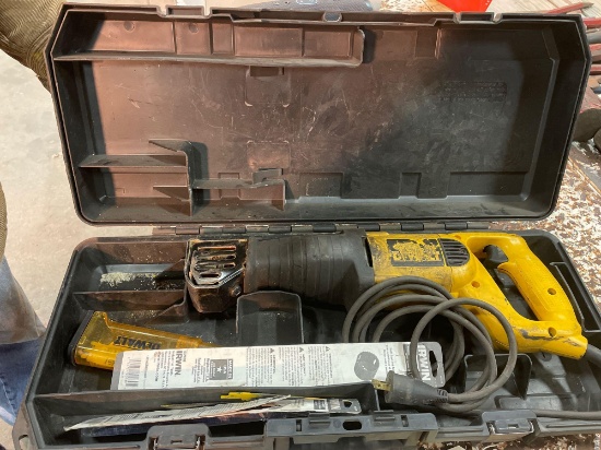 Dewalt sawzall in case