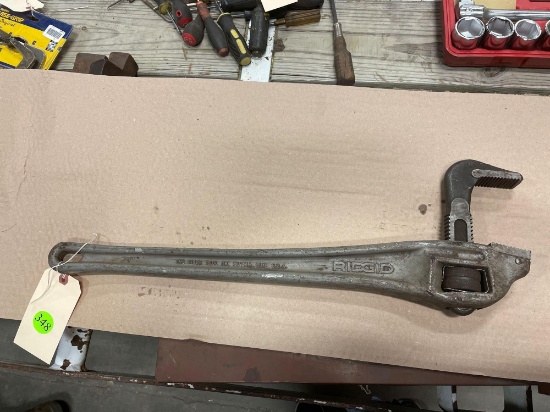 Pipe wrench