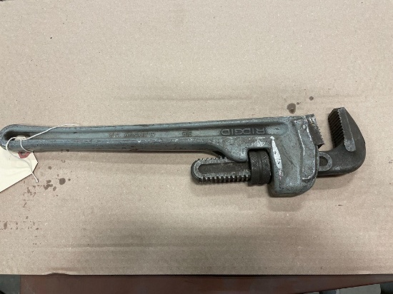 Pipe wrench