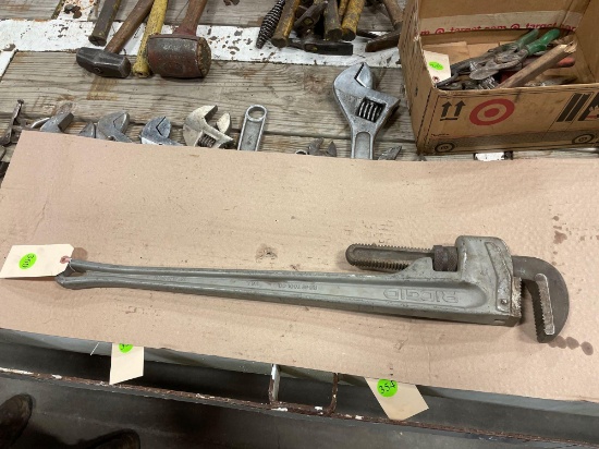 Pipe wrench