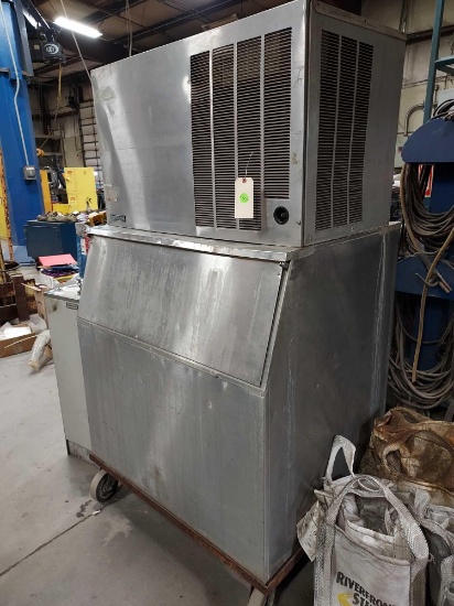Ice maker