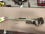 Pipe wrench