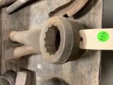 Knocker wrench