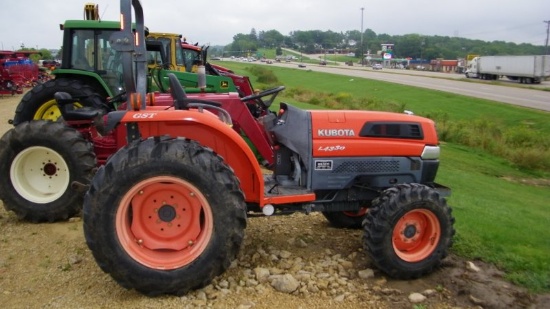 Kubota L4330 Compact Tractor