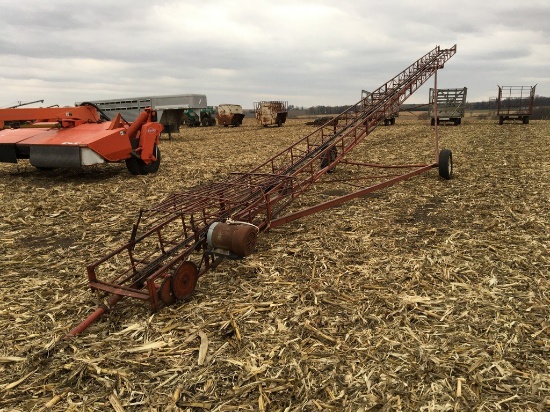 40’ Portable Bale Elevator – Nice