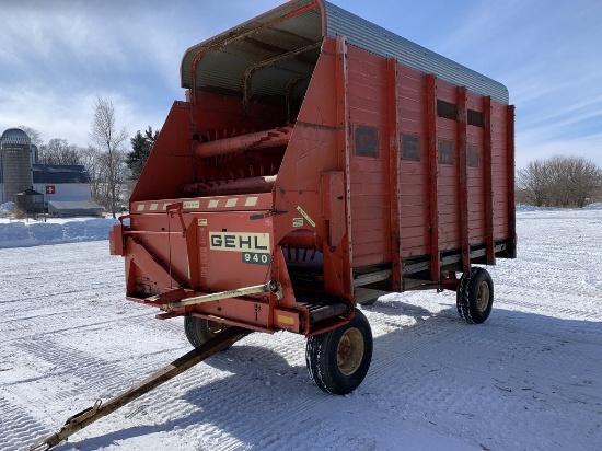 Gehl 940 16' Chopper Box