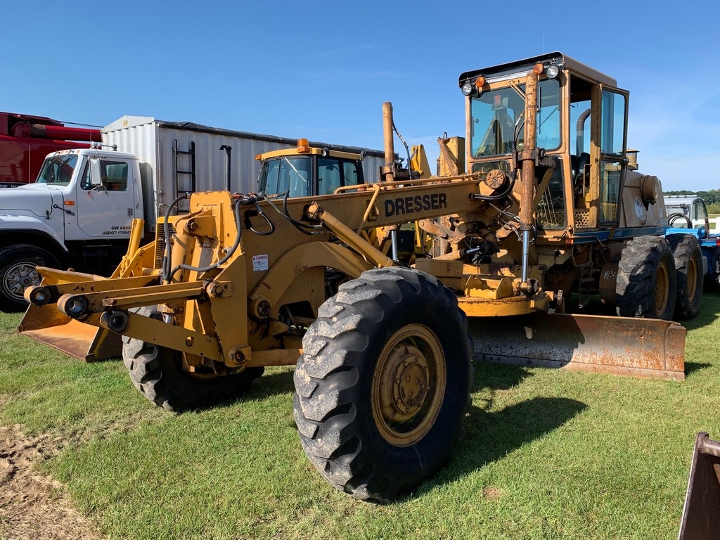 Dresser A556 Gallion Grader Heavy Construction Equipment Motor