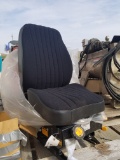 Magnum 200 Seat w/ Suspension