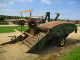 JOHN DEERE 12A PULL TYPE COMBINE - RUNS