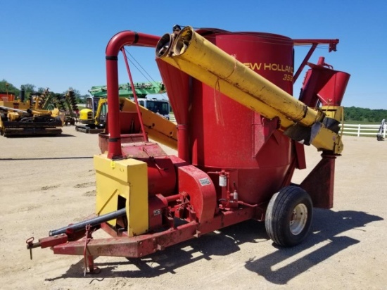 New Holland 358 Mixer Mill