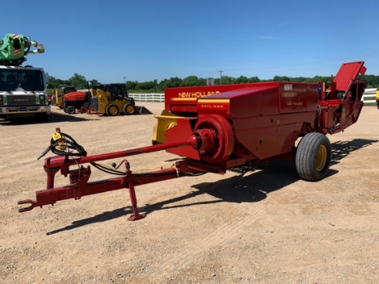 New Holland 316 Square Baler w/ Thrower