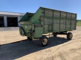 John Deere Chopper Wagon w/ John Deere 1065 Runnin