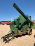 John Deere 700 Grinder Mixer
