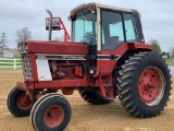 International 1086 Tractor
