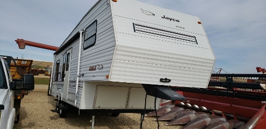 1999 JAYCO 5TH WHEEL CAMPER-NEEDS WORK