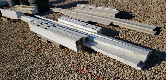 PALLET OF WHITE VINYL FENCING - POSTS AND BOARDS