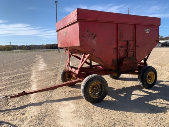 J & M 300 bu Gravity Wagon